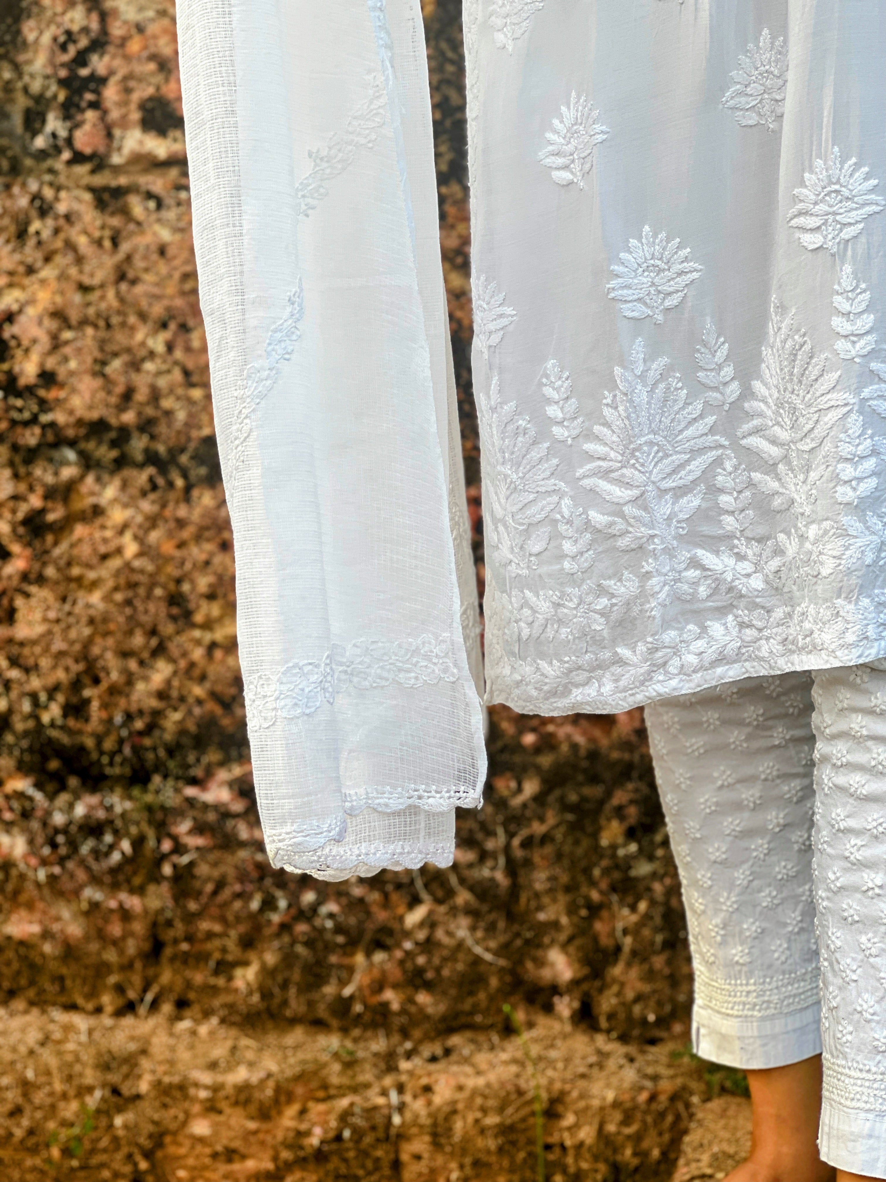 Cotton Lycra Mix Chikankari Legging With Pocket