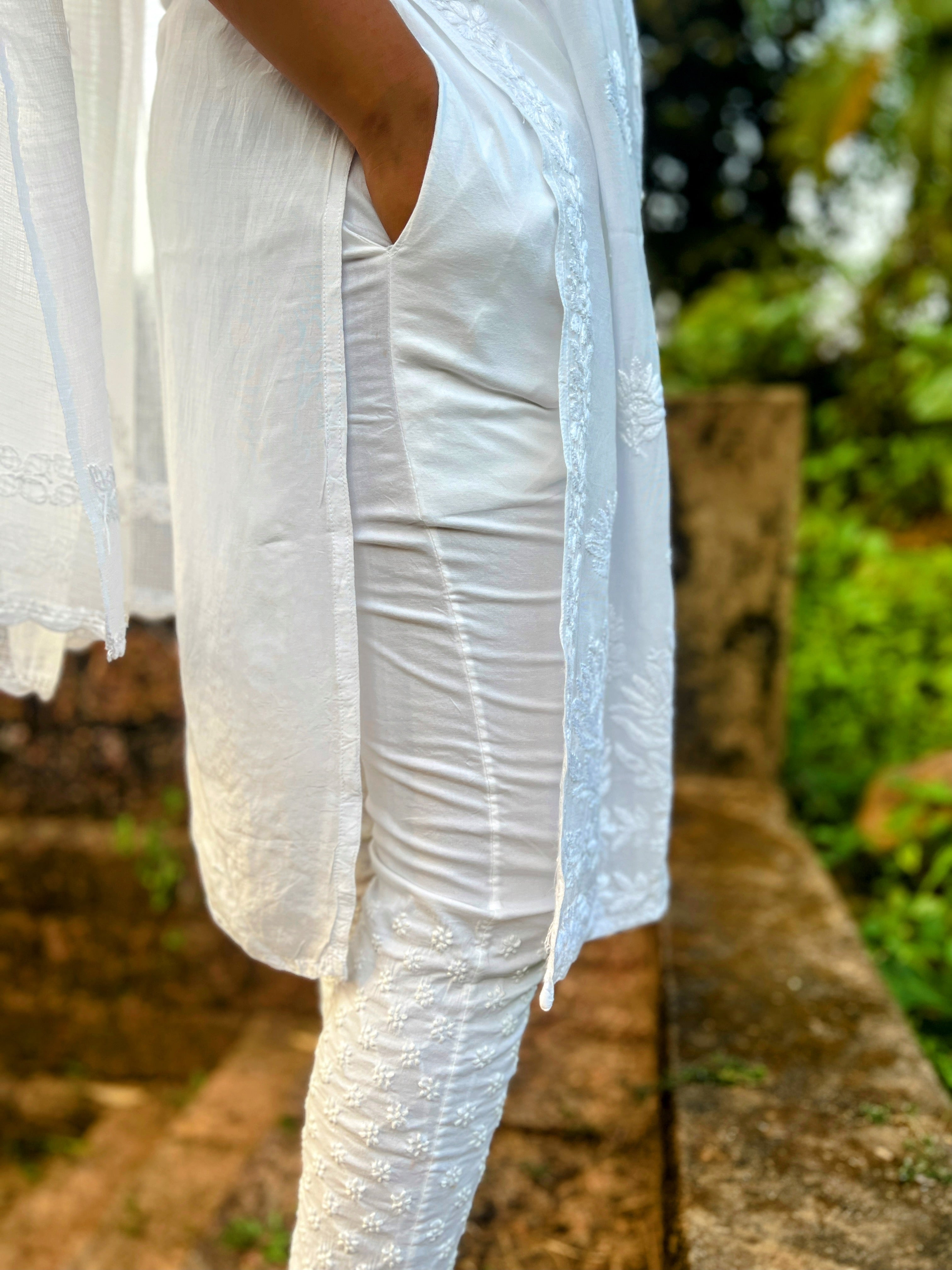 Cotton Lycra Mix Chikankari Legging With Pocket