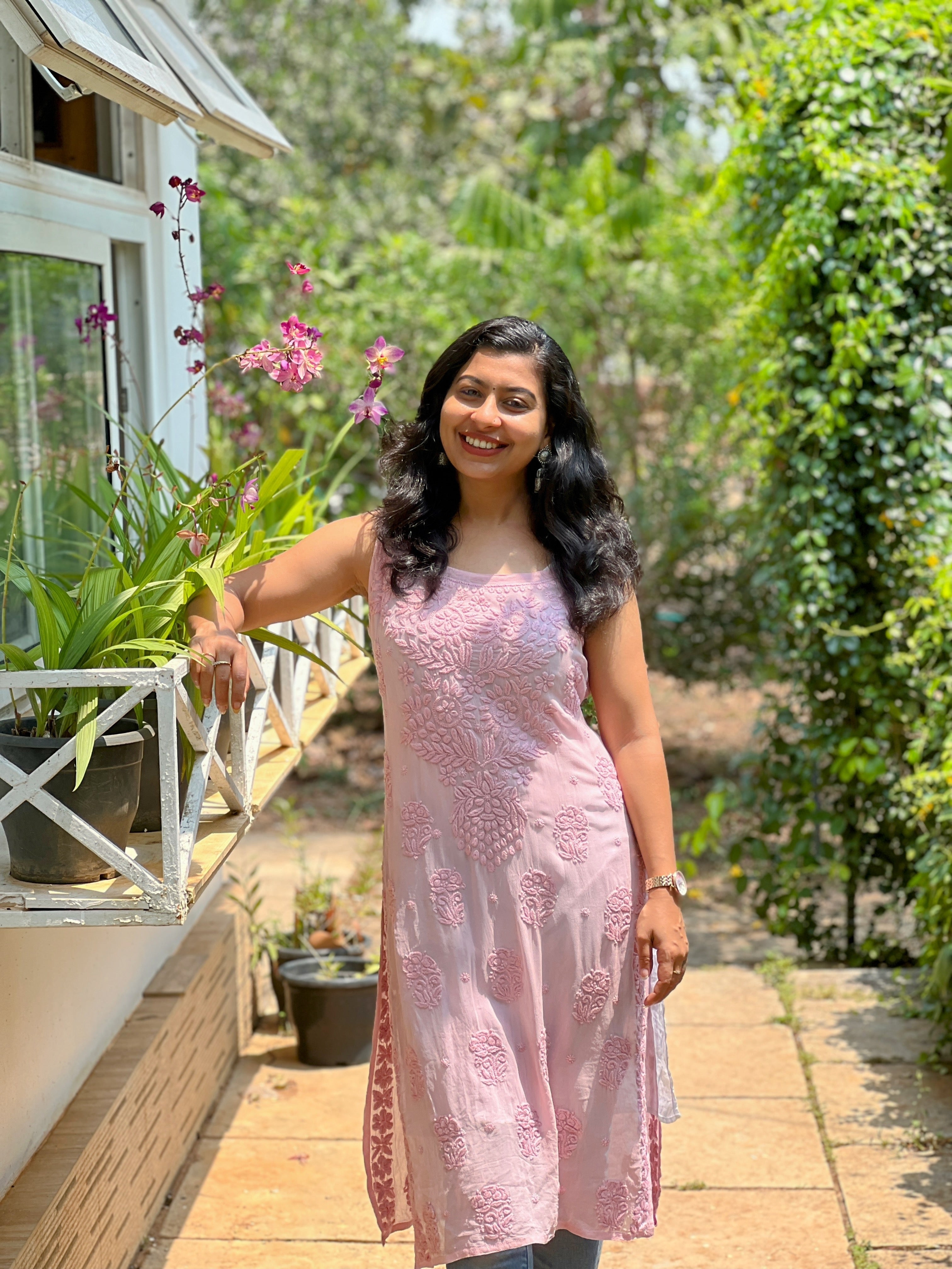 Premium Viscose Chikankari Sleeveless Kurti