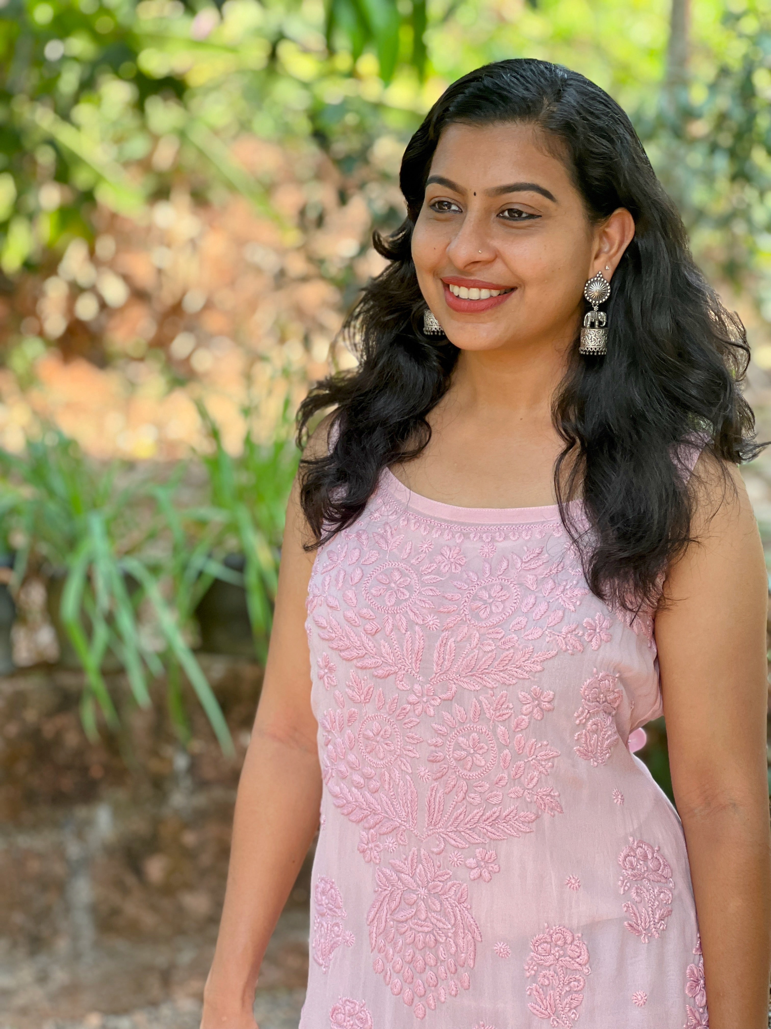 Premium Viscose Chikankari Sleeveless Kurti